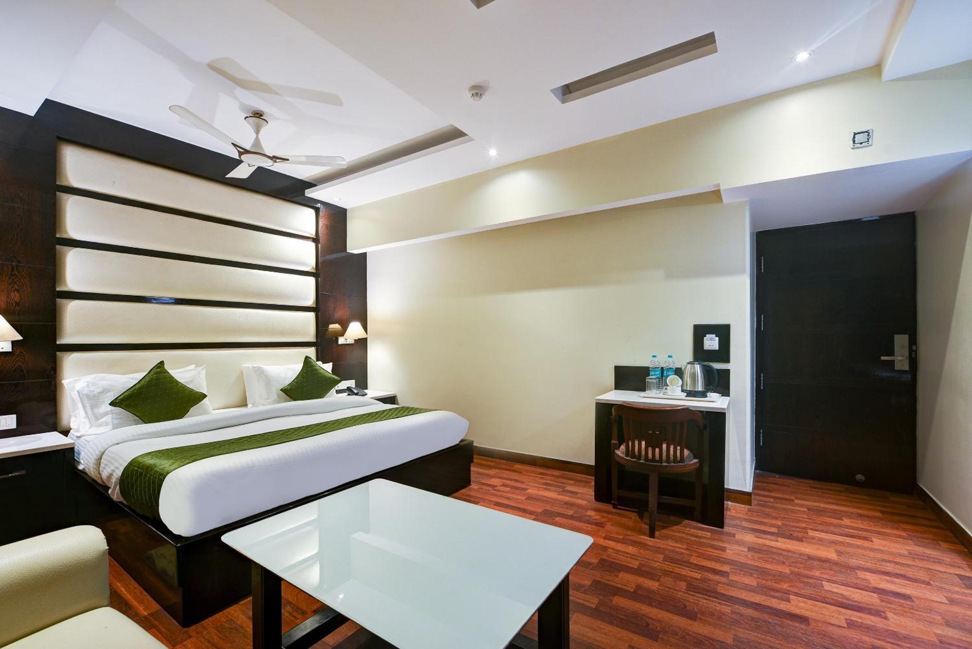 Hotel Geet Deluxe Нью-Делі Екстер'єр фото