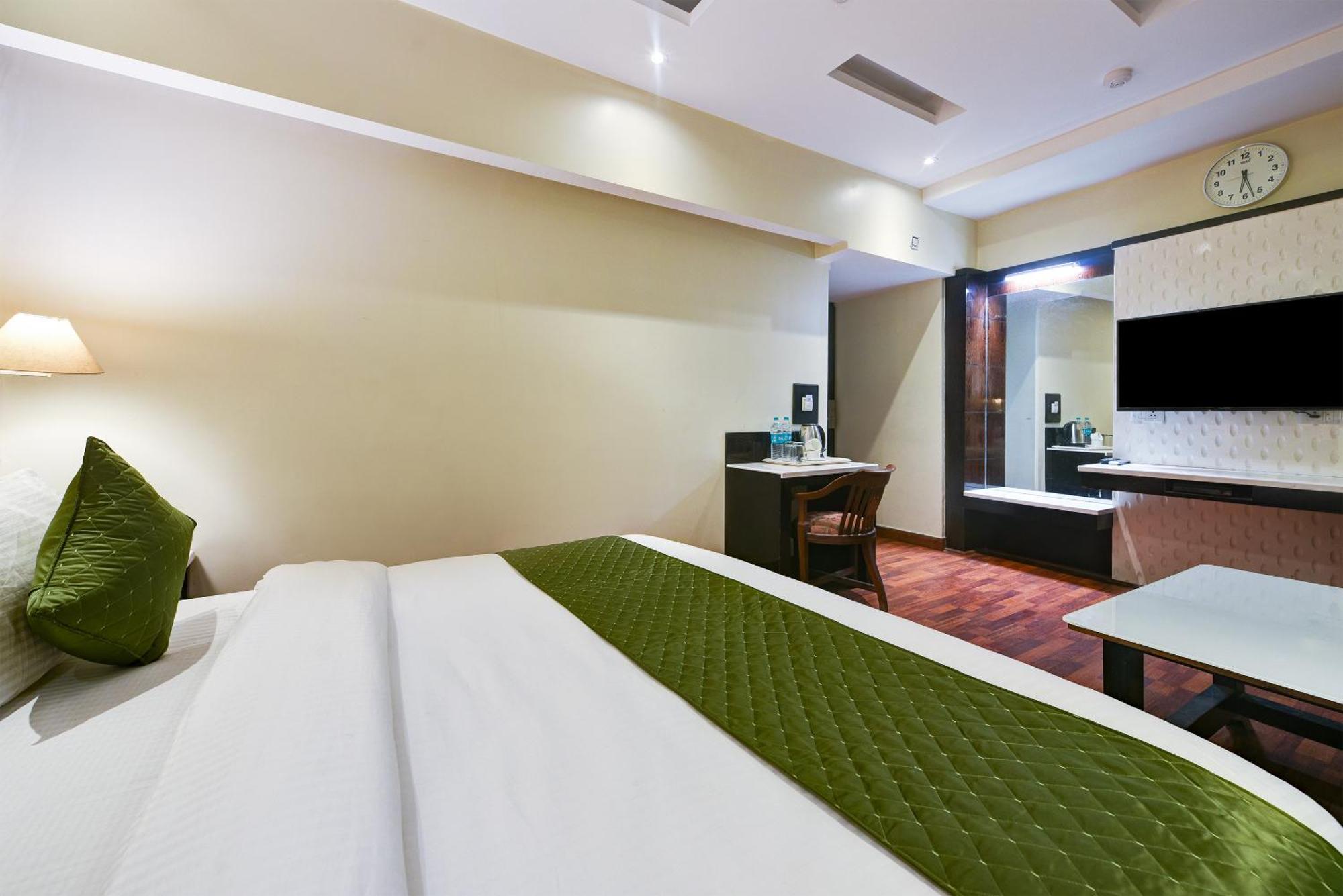 Hotel Geet Deluxe Нью-Делі Екстер'єр фото