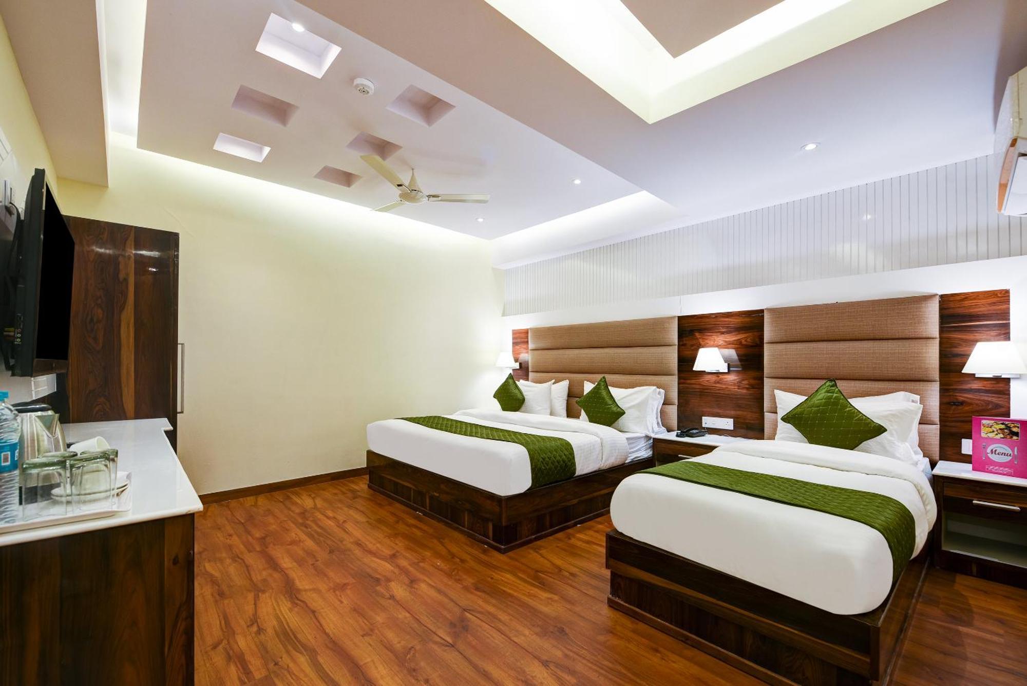 Hotel Geet Deluxe Нью-Делі Екстер'єр фото