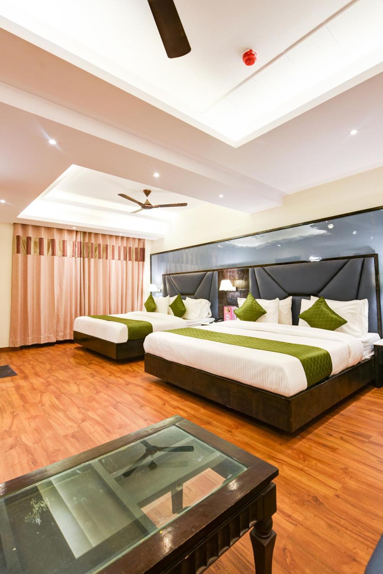 Hotel Geet Deluxe Нью-Делі Екстер'єр фото