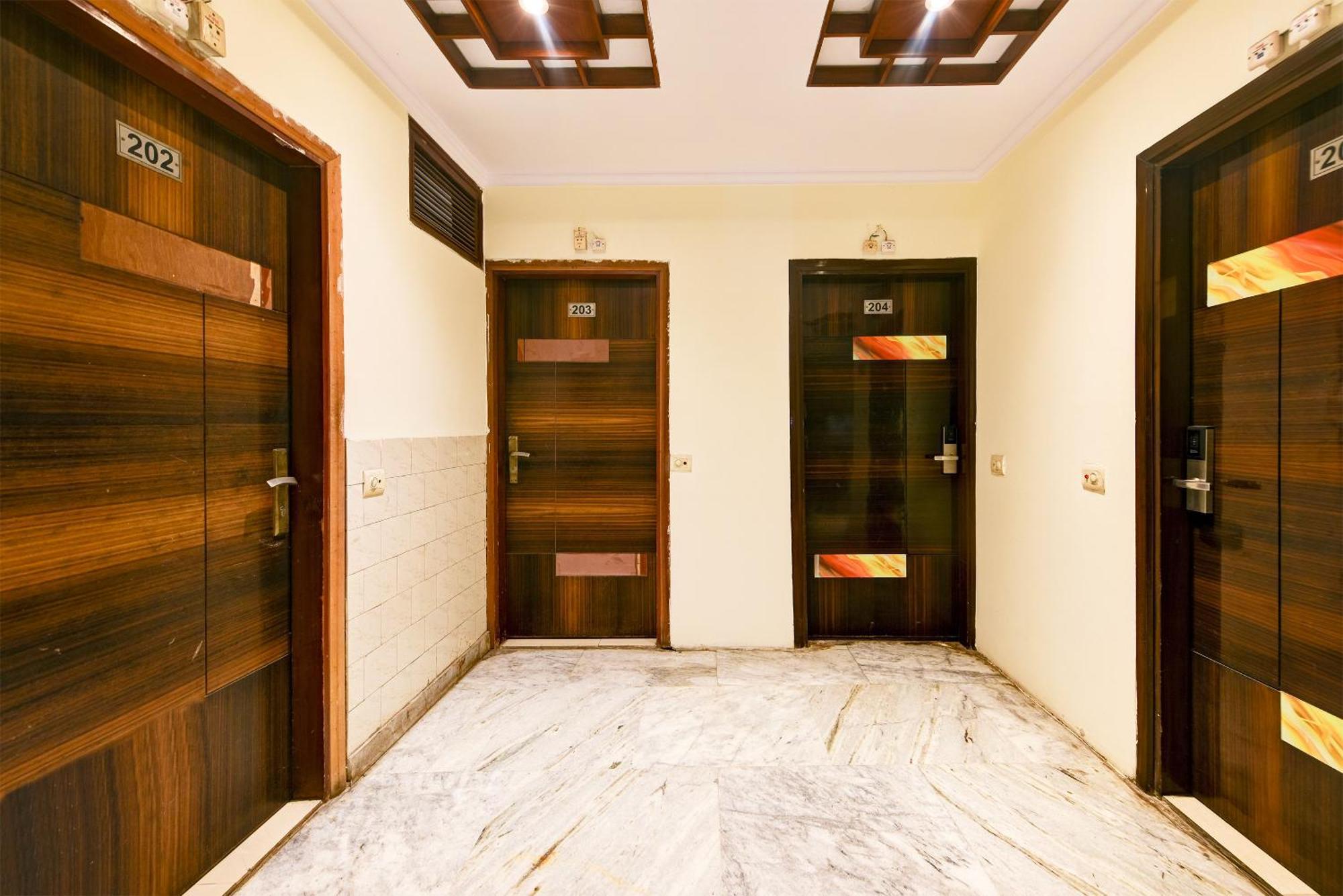 Hotel Geet Deluxe Нью-Делі Екстер'єр фото