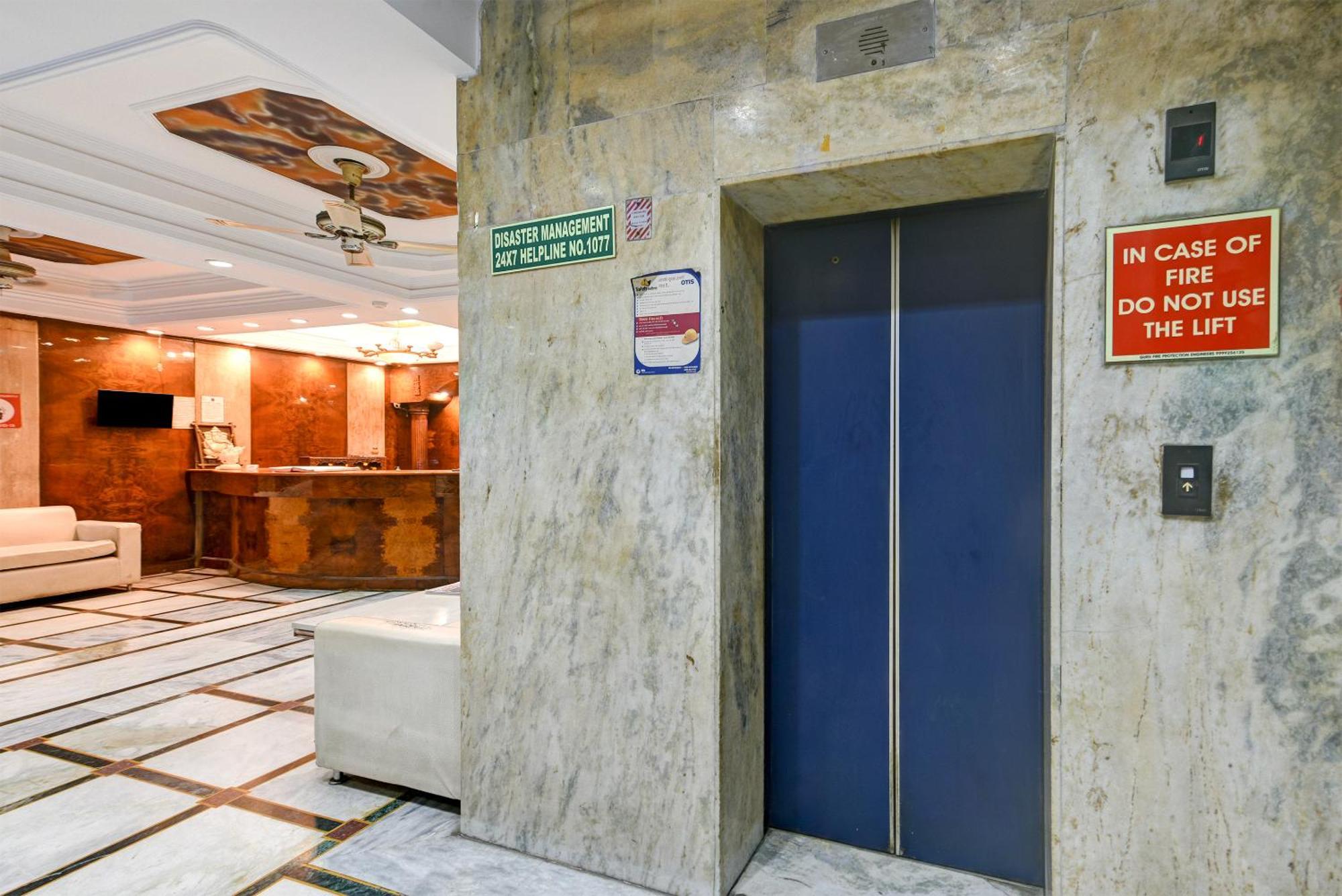 Hotel Geet Deluxe Нью-Делі Екстер'єр фото