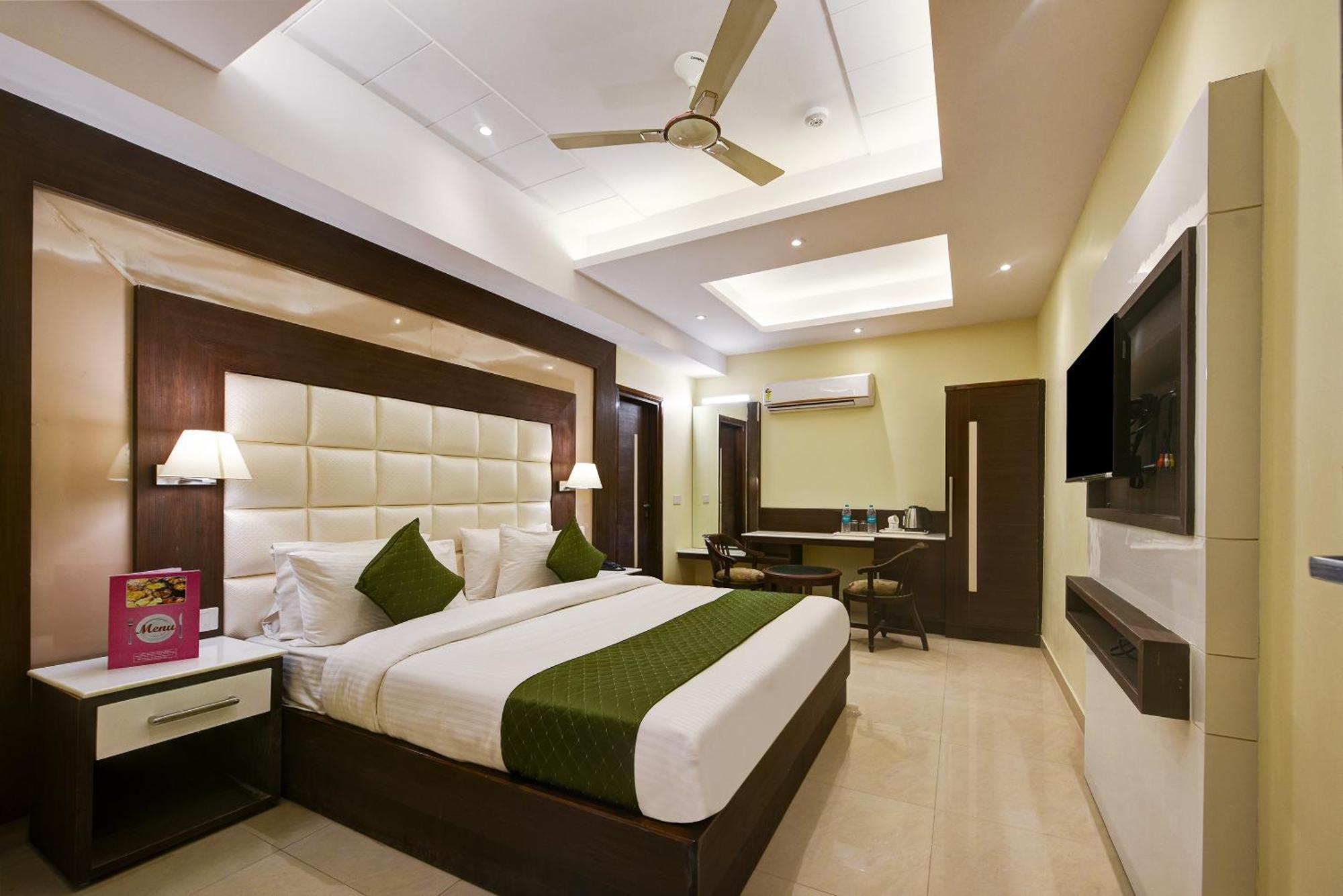 Hotel Geet Deluxe Нью-Делі Екстер'єр фото
